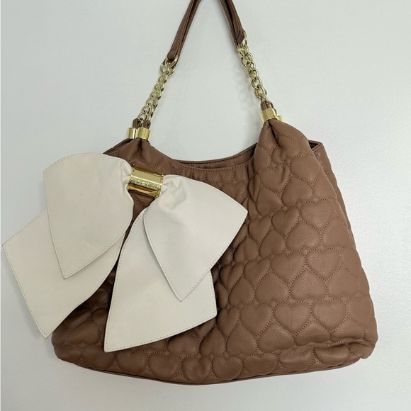 Betsey Johnson Brown Quilted Shoulder Bag with White Bow - Picture 1 of 4